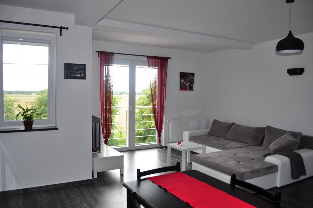 Scorpion Modlin Apartment Czosnow